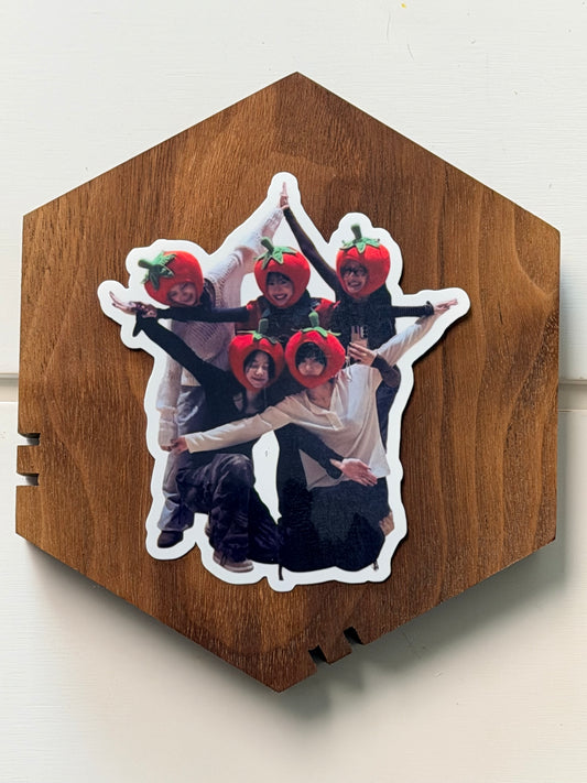 LE SSERAFIM VINYL STICKERS 3