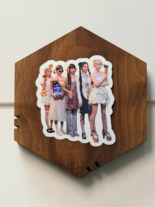 LE SSERAFIM VINYL STICKERS 1